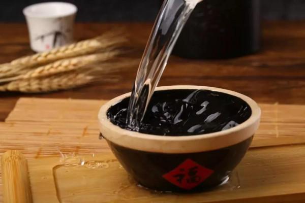 看瓶身“5個數”就能輕易找出純糧酒,價格親民,品質優越 看瓶身“5個數”就能輕易找出純糧酒,價格親民,品質優越