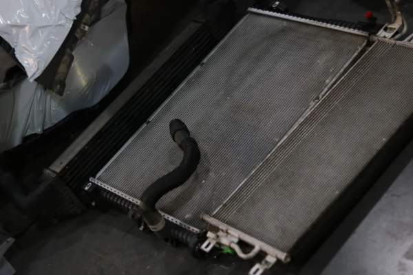 怪獸修車：翻新一輛&quot;破舊&quot;的二手福特探險者，最終&quot;舊車&quot;變新車