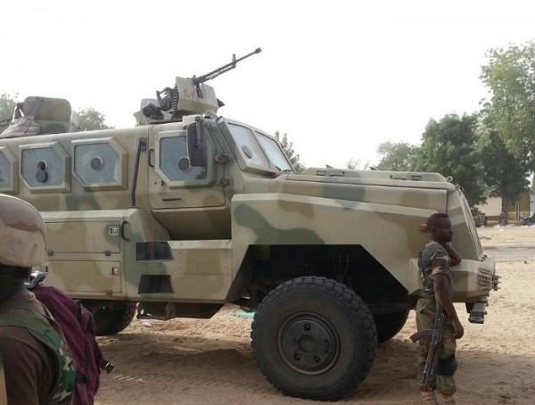 國產VP3反地雷車又立功 在奈及利亞觸雷 輪子被炸飛 乘員卻安然無恙 國產VP3反地雷車又立功 在奈及利亞觸雷 輪子被炸飛 乘員卻安然無恙