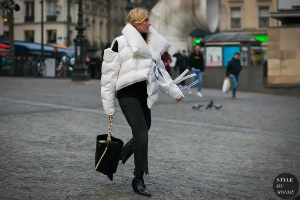 白色羽絨服、毛衣發黃變髒?這樣洗的跟新的一樣!太實用 白色羽絨服、毛衣發黃變髒?這樣洗的跟新的一樣!太實用