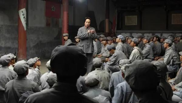 重慶談判時，蔣介石決定讓毛主席當新疆省長，主席的回應真高明