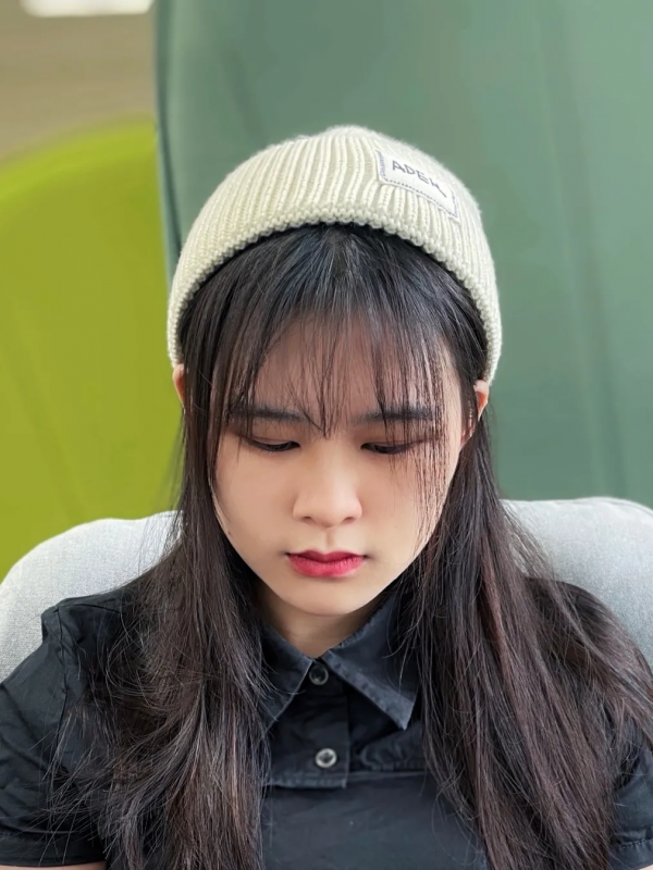 跟著宋祖兒買帽子後，頭都小了一圈……