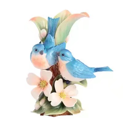 瓷器花樣新玩法,美得讓人目不轉睛。(法藍瓷) 瓷器花樣新玩法,美得讓人目不轉睛。(法藍瓷)