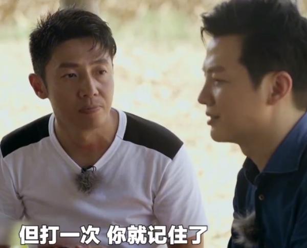 撒貝南首談飯桌禮儀，幼時因夾錯菜被家長揍，網友聽聞直呼好嚴格