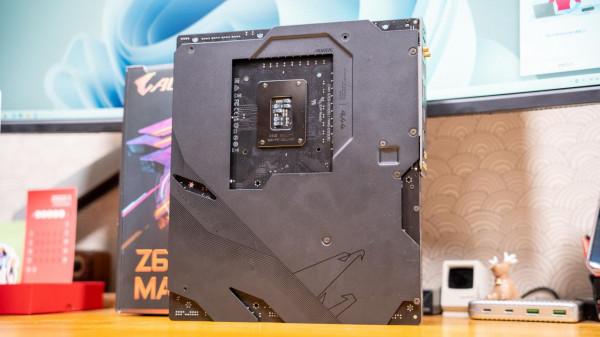 不計預算裝一臺12代12900K怎麼選？