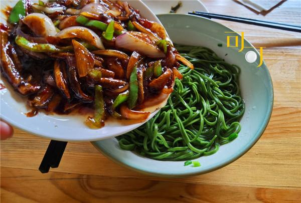 湖州荻港村的施家餛飩5元一碗,乾隆愛吃的鱔糊面,30元一碗 湖州荻港村的施家餛飩5元一碗,乾隆愛吃的鱔糊面,30元一碗