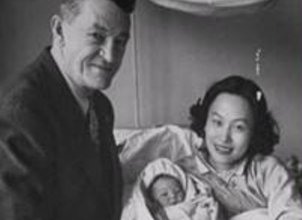 娶中國女演員,奮鬥16年終入中國籍的沙博理,直言:我的根在中國 娶中國女演員,奮鬥16年終入中國籍的沙博理,直言:我的根在中國