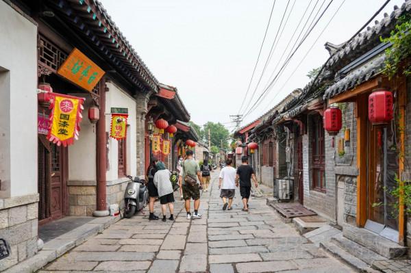 濟南百花洲，有人說是真正的老街，有人說是仿古建築，該信誰的呢