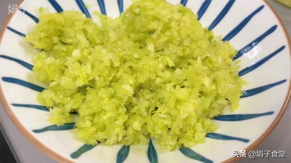 豬肉餃子好吃有竅門,調餡多加這一步,比餃子館的好吃,又鮮又香 豬肉餃子好吃有竅門,調餡多加這一步,比餃子館的好吃,又鮮又香