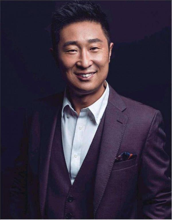 “天津大媽”林永健:17歲入行,33歲娶最美軍花,奮鬥20年終成名 “天津大媽”林永健:17歲入行,33歲娶最美軍花,奮鬥20年終成名