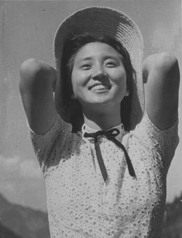 錢學森被美國軟禁，發現菜籃下墊著人民畫報，蔣英：有辦法回國了