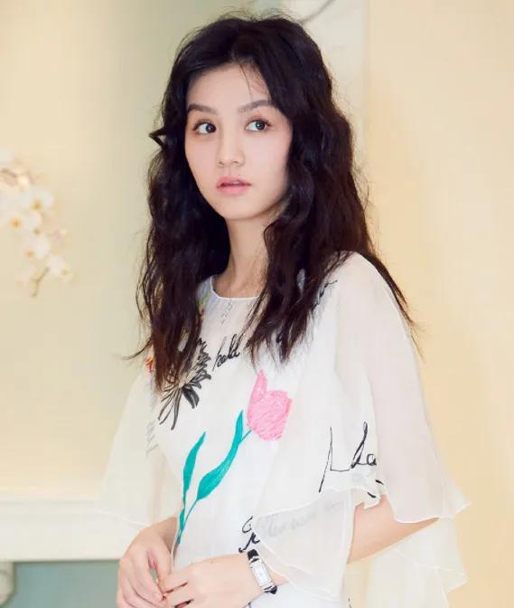 清新甜美、優雅動人的影視女星春夏