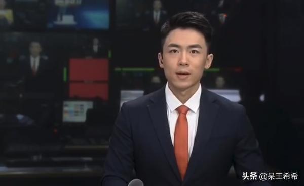 新聞直播提詞器出現故障怎麼辦？央視主持人上演教科書式範例