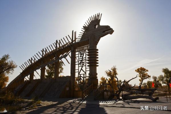 原始的風俗習慣，獨特的圖騰文化，走進羅布人村寨