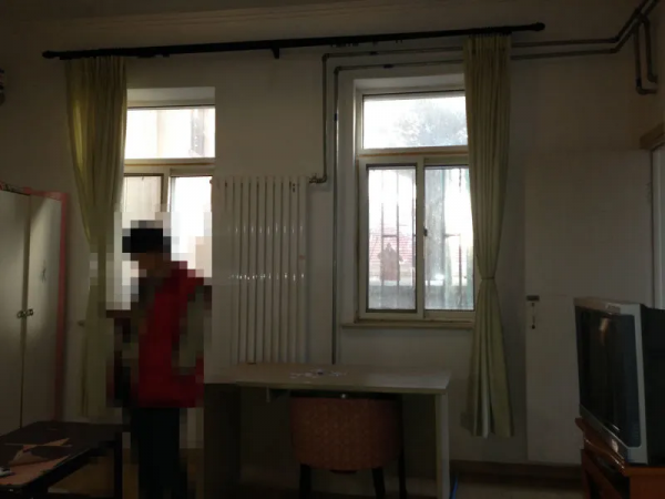 40㎡老破小學區房改造,不僅擠出兩間臥室,還有一面書架牆 40㎡老破小學區房改造,不僅擠出兩間臥室,還有一面書架牆