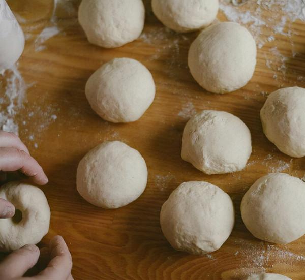 吃完飯就會又累又困的原因是什麼？