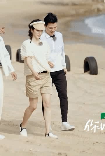 劉詩詩稱之為天神下凡，行走教科書