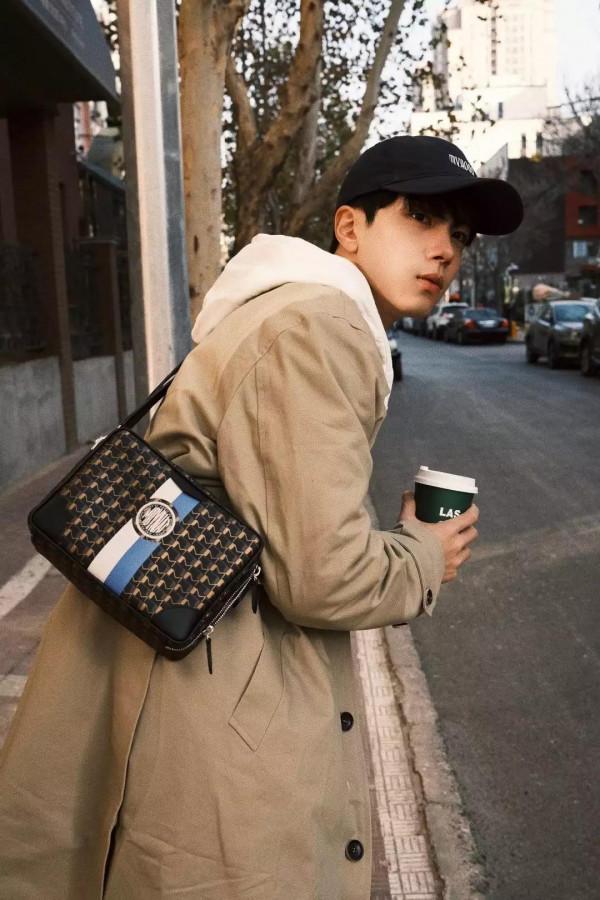 MOYNAT摩奈節日限定OH!Camera手袋欣賞