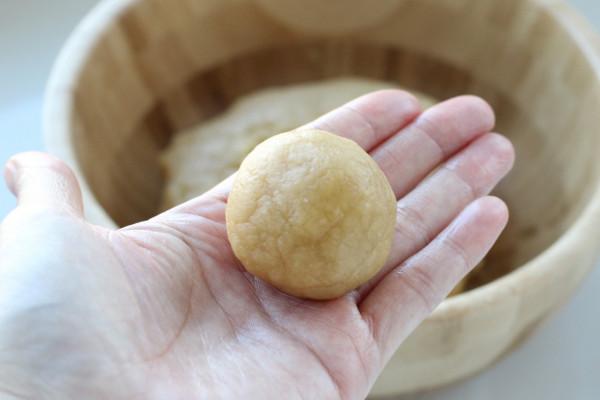 用玉米油做傳統中式糕點，攪一攪簡單零失敗，香酥美味直掉渣