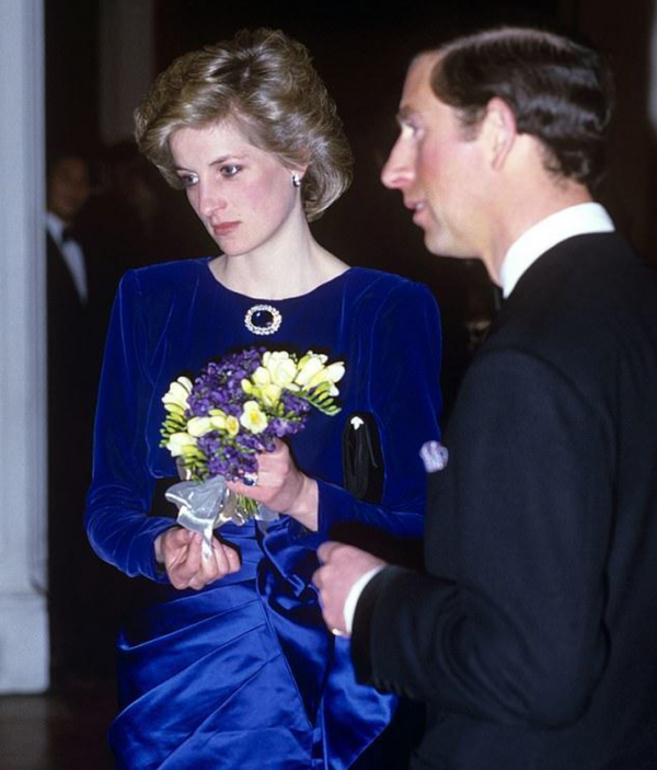 氣質與奢侈品無關,梅根想模仿戴安娜的高階感,結果卻是東施效顰 氣質與奢侈品無關,梅根想模仿戴安娜的高階感,結果卻是東施效顰