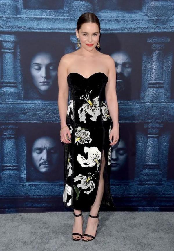 龍媽艾米莉亞·克拉克