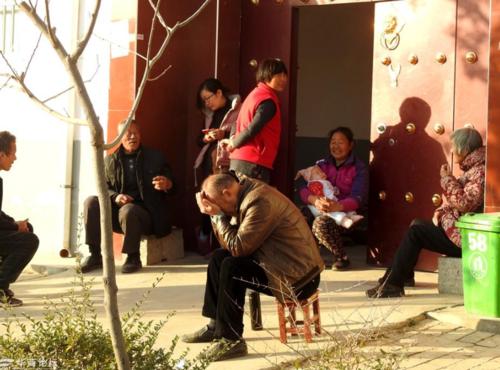 弟弟意外去世留下三個孩子，哥哥抗住世俗和弟媳成家，結局太感人