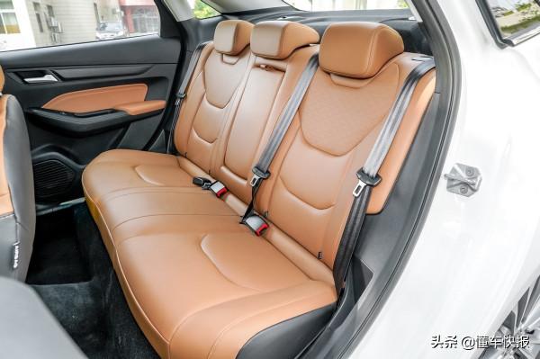 10萬元實用家轎,福特福睿斯對比大眾朗逸 10萬元實用家轎,福特福睿斯對比大眾朗逸