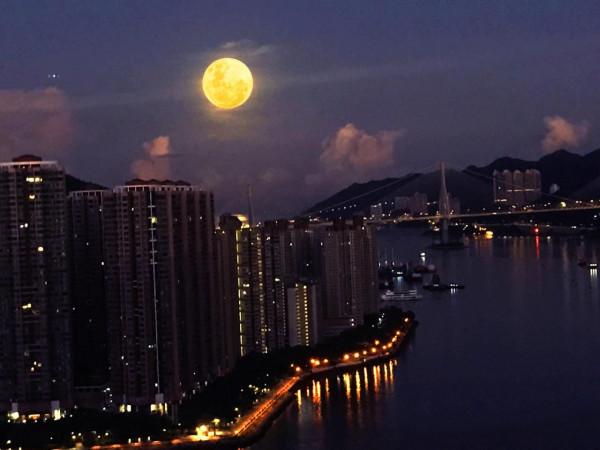 一掃黑暴陰霾,灣區升起明月!中華文化璀璨,孤光自照肝膽皆冰雪 一掃黑暴陰霾,灣區升起明月!中華文化璀璨,孤光自照肝膽皆冰雪