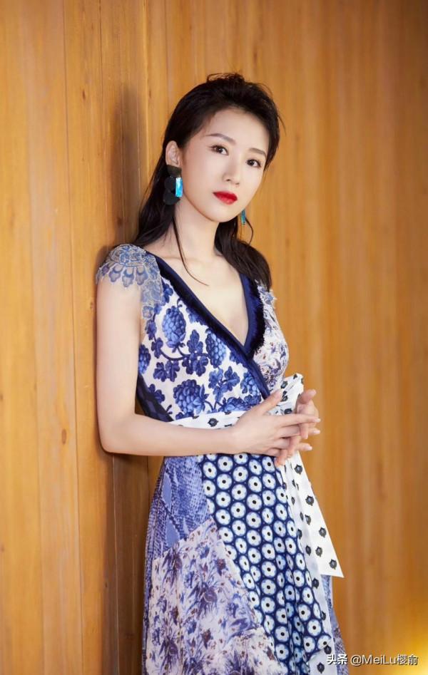 李念不僅漂亮還很時尚,氣質女神,風姿綽約 李念不僅漂亮還很時尚,氣質女神,風姿綽約