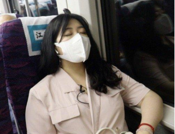 95後海歸碩士女孩每天坐高鐵跨省上下班:感恩現在的好時代 95後海歸碩士女孩每天坐高鐵跨省上下班:感恩現在的好時代