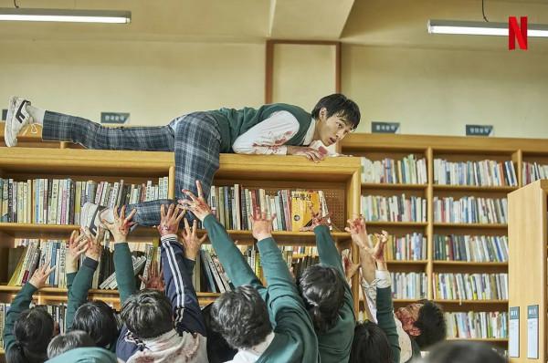 這樣的&OpenCurlyDoubleQuote;爛劇&rdquo;登頂網飛第一？《殭屍校園》的爆紅說明了什麼