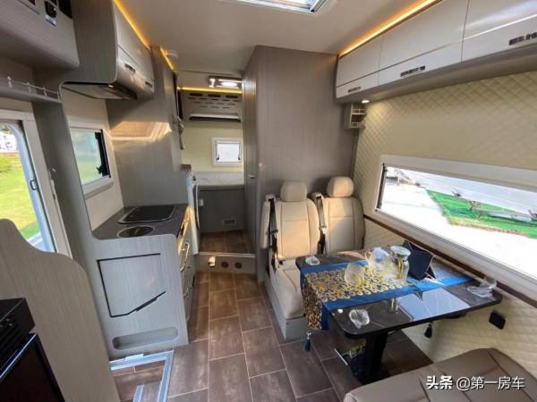 1200AH鋰電800W太陽能，配置到頭！H500輕卡房車“網紅1號”詳解