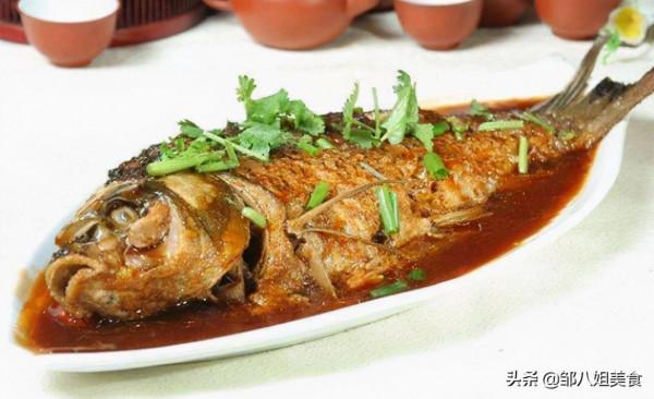 給魚去腥，別隻會用料酒！去除魚身上4個地方，咋做魚都香噴噴​