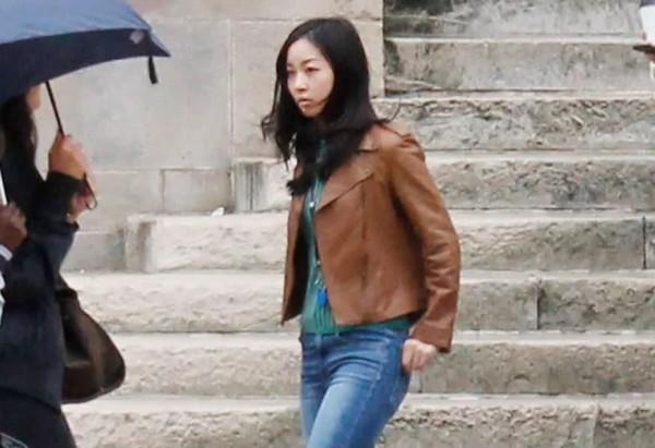 假笑機器佳子公主：被迫拋棄愛好迎合國民，整日活在母親的管控中