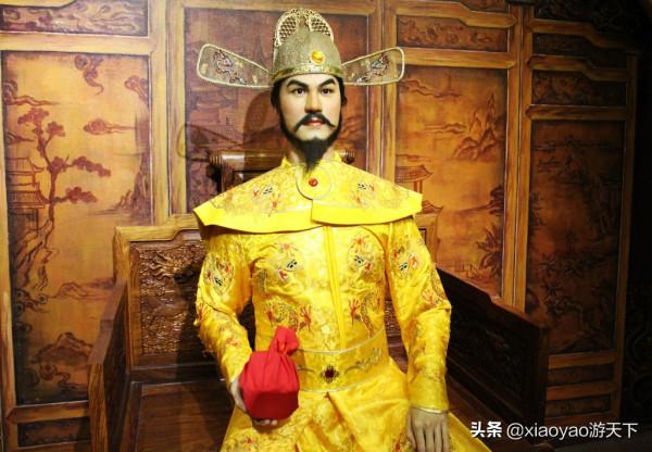 黃鶴樓旁的陳友諒墓,武漢市區唯一一座皇帝陵墓 黃鶴樓旁的陳友諒墓,武漢市區唯一一座皇帝陵墓