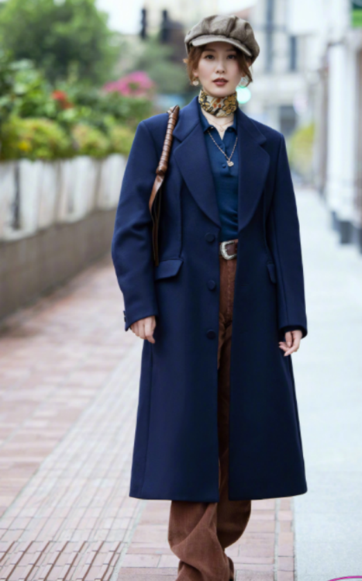 劉詩詩秋日穿搭貝雷帽＋大衣？網友崩潰！“穿了像智障”