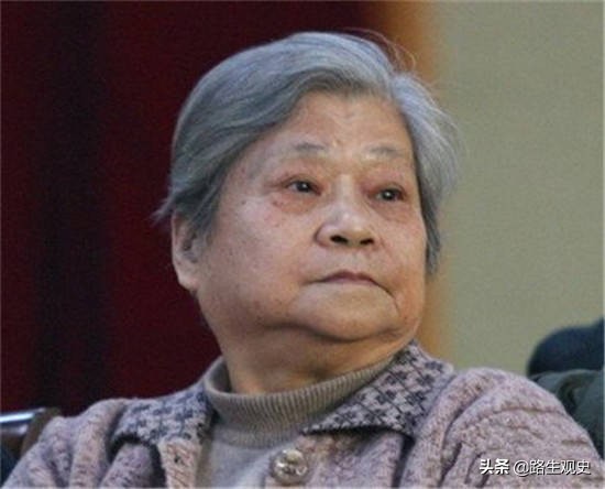 楊虎城之女楊拯美：1名神炮手在臺上做報告，她在臺下忽然愛上他