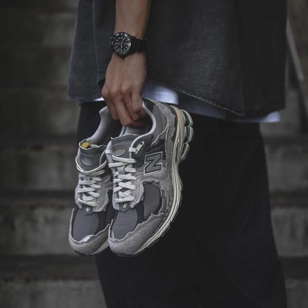 “爛鞋”準備變爆款？連權志龍、Rocky和比伯都在穿？｜破壞設計球鞋