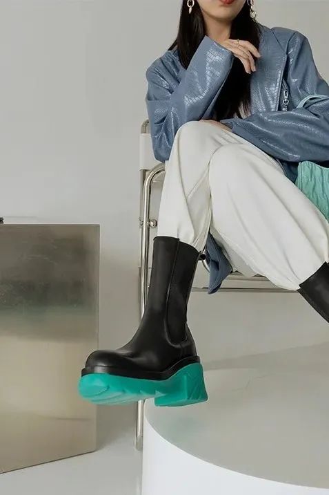 馬丁靴失寵了？這6雙鞋才是腿粗女孩的救星