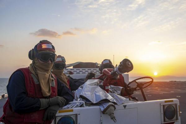 卡爾文森號離開南海，美日東海又勾連，準航母示威，矛頭直指中國