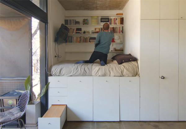他買下32㎡小家,將臥室廚衛“藏”在壁櫥裡,面積雖小卻井然有序 他買下32㎡小家,將臥室廚衛“藏”在壁櫥裡,面積雖小卻井然有序