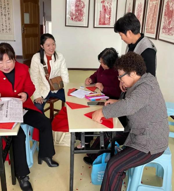 盧氏縣第四期剪紙培訓班圓滿結束