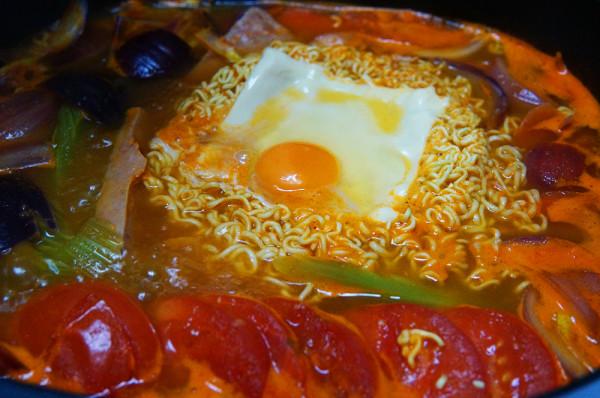 輕鬆控溫,全家共享:利仁多功能分體式電火鍋體驗 輕鬆控溫,全家共享:利仁多功能分體式電火鍋體驗