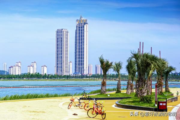 投資23億元的長沙人工湖,6000畝湖面煙波浩渺,十分靜謐安詳 投資23億元的長沙人工湖,6000畝湖面煙波浩渺,十分靜謐安詳