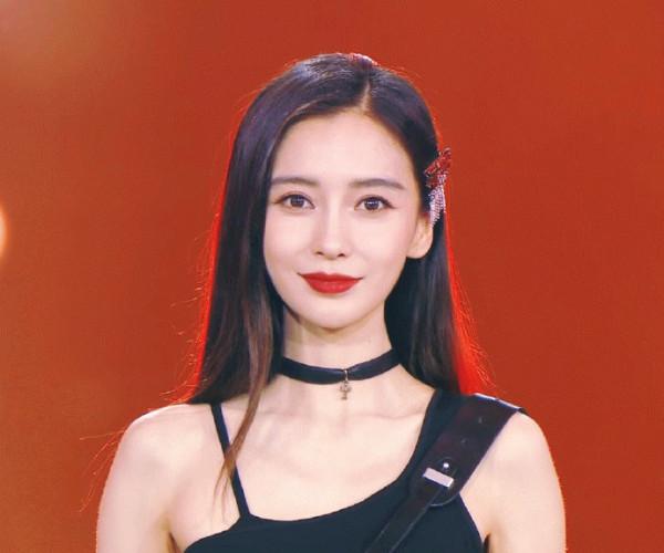 女明星的黑長直造型 一眼驚豔