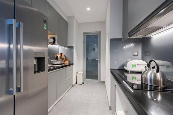 這套房裝修太治癒了，黑白棕做主色調，進門就是放鬆時刻