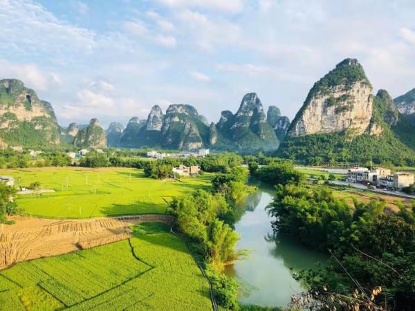 「廣西旅遊」廣西不僅有桂林山水甲天下，還有絕美的海岸線瀑布