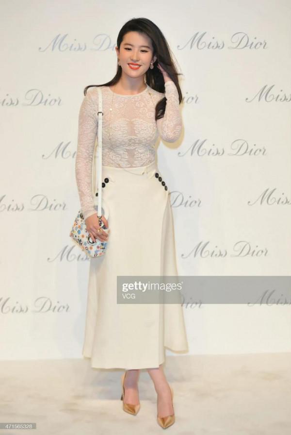 劉亦菲～白裙飄飄 自帶仙氣