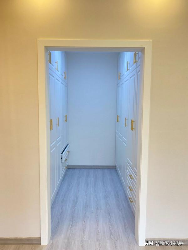 她家堅持自己設計，完工後的效果還不錯，主衛改衣帽間讓人羨慕啊