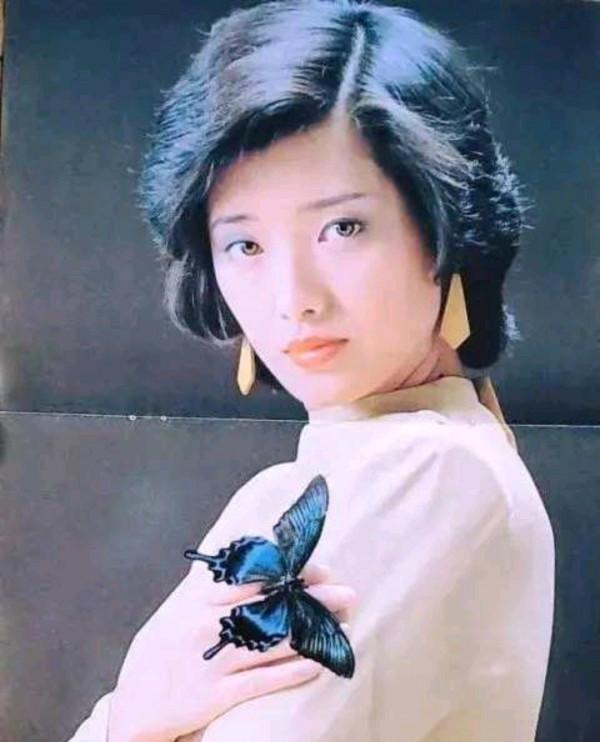 山口百惠婆媳倆燙完頭好俏麗,邊緣有層次的捲髮,圓臉燙了果然美 山口百惠婆媳倆燙完頭好俏麗,邊緣有層次的捲髮,圓臉燙了果然美